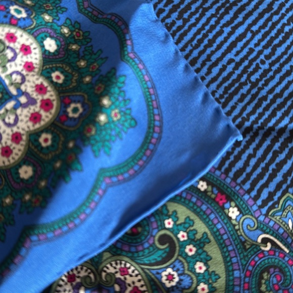 Christian Dior Scarf - Picture 5 of 6